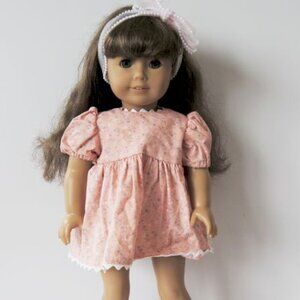 2013  American Girl Brown Wavy Hair with bangs Hazel Gray Eyes Molly?